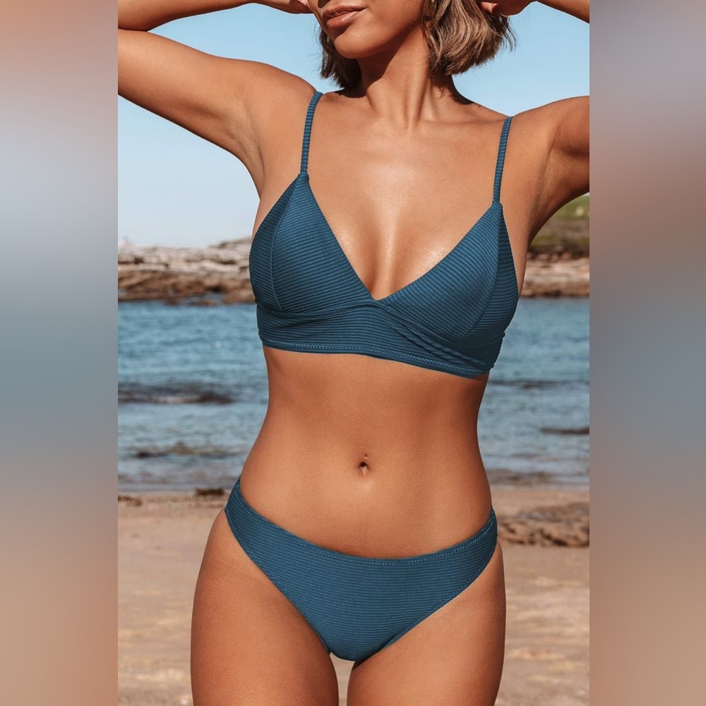 CUPSHE Blue Bikini Swimsuit V Neck Low Waisted Two Piece Swimsuit Size XL H-22